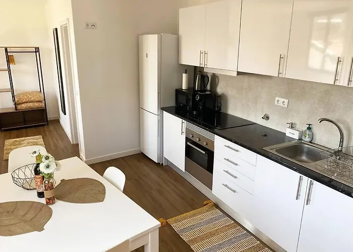 Center W/ Terrace 5 Min *