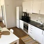 Center W/ Terrace 5 Min *