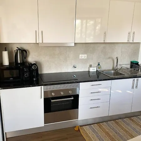 Center W/ Terrace 5 Min *