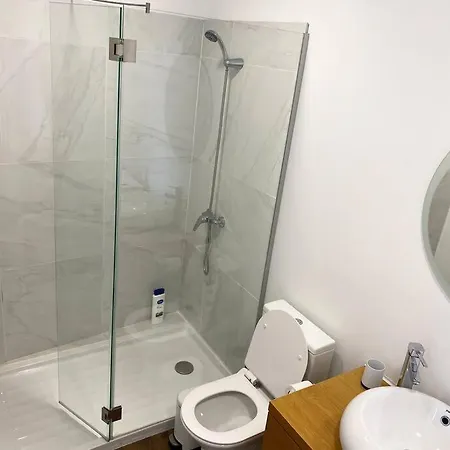 Apartment Center W/ Terrace 5 Min Machico (Madeira)