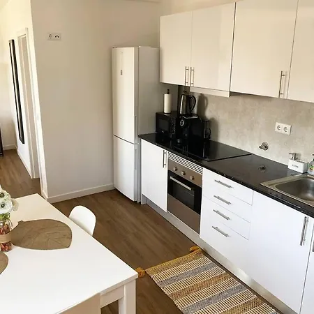 Center W/ Terrace 5 Min *