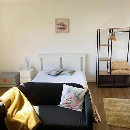 Center W/ Terrace 5 Min Apartment