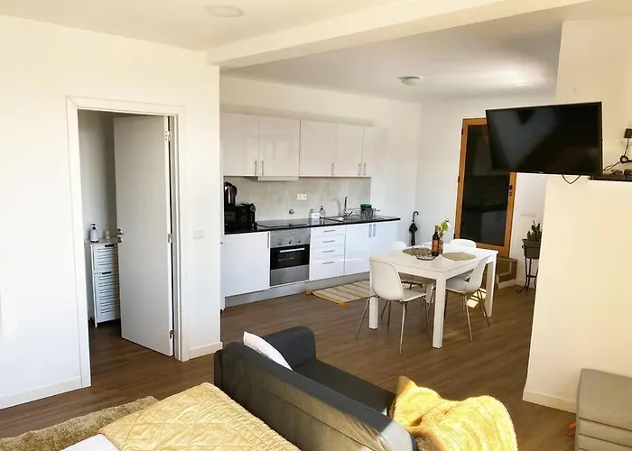 Center W/ Terrace 5 Min