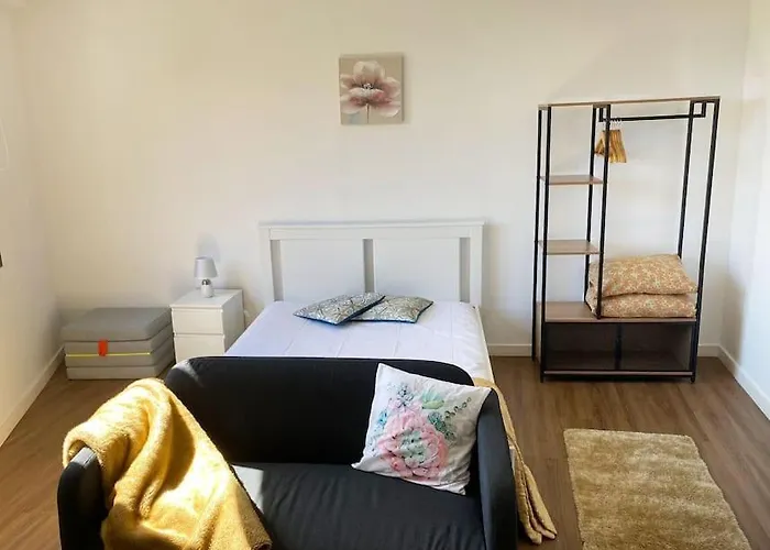 Center W/ Terrace 5 Min Appartamento